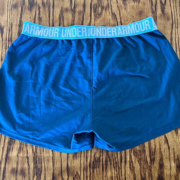 Lot of Women’s Under Armour Shorts - Picture 3 of 10